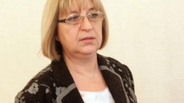 Цачева отива на посещение в Румъния