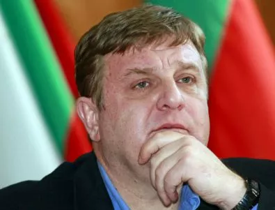 Пиян шофьор блъсна колата на Каракачанов, политикът е добре