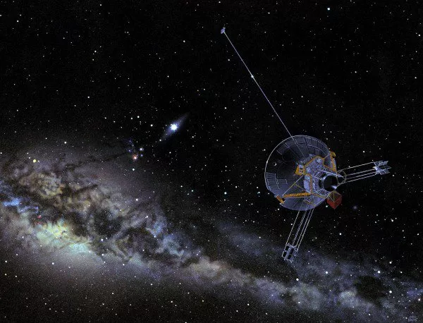Космическият апарат Пионер 10 става първият обект, направен от човека, който напуска Слънчевата система