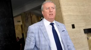 Рожденикът Батков отнесе честитка от Томов