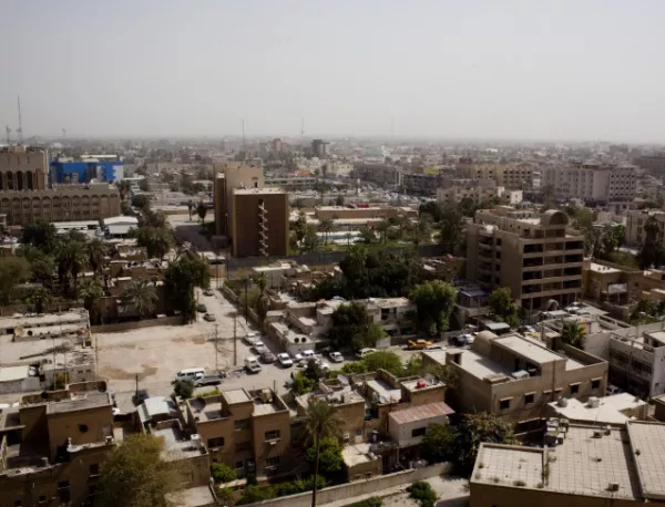 Двоен атентат в Багдад, убити са най-малко 31 души