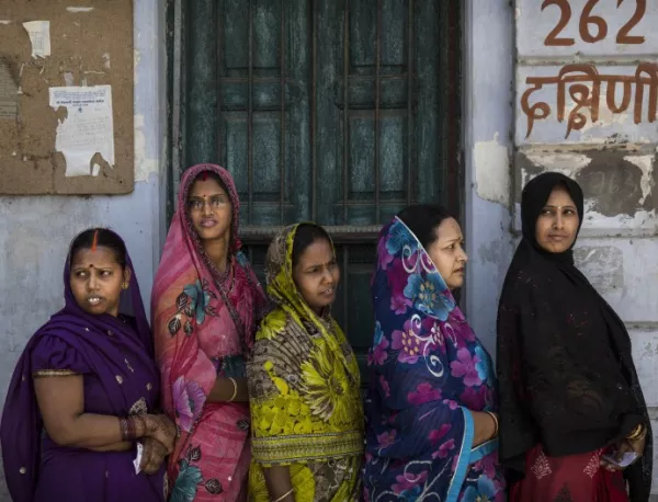 Жени починаха след масова стерилизация в Индия 