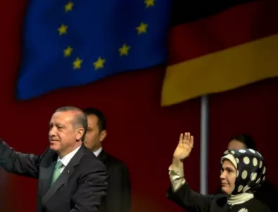 Емине Ердоган настоя за политики за насърчаване на образованието и заетостта на жените 