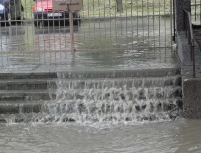 Наводнение в Бяла Слатина заради обилните дъждове
