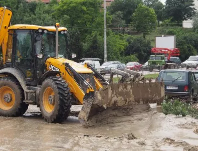 Пострадалите от наводнението във Варна ще бъдат настанени в къмпинг