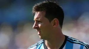 Меси продължава да има проблем с данъчните