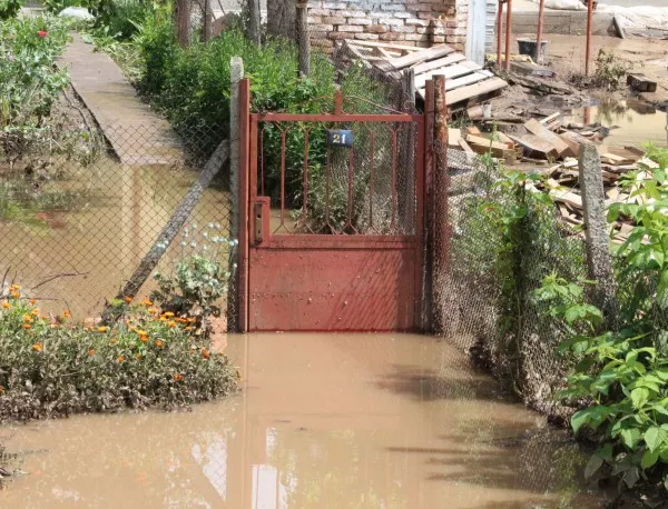 Пострадалите от наводненията райони не получават от помощта за бедствия