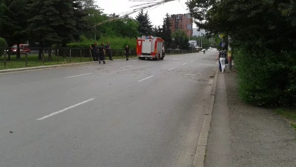 Топола спря временно тролей номер осем