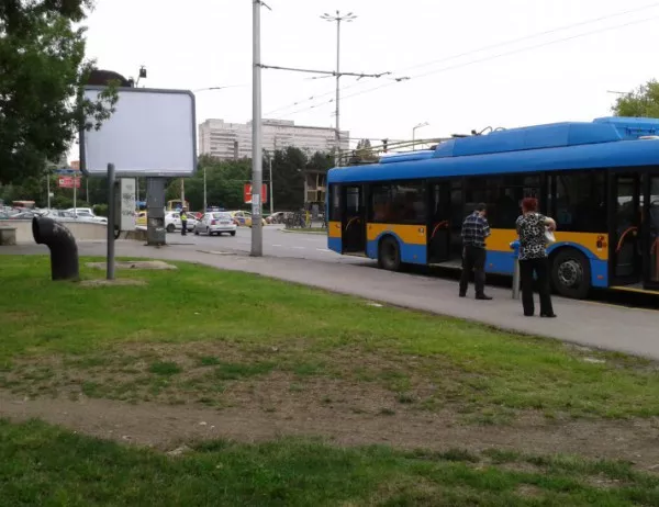 Водач на тролей почина по време на работа в София