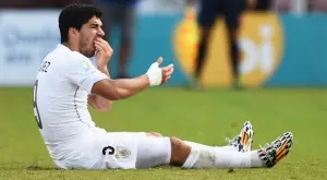 Иванович? Киелини? Не! Най-пострадалият от ухвапване на Суарес (ВИДЕО)