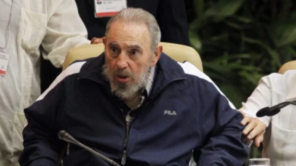 Фидел Кастро се появи публично навръх 90-годишнината си 