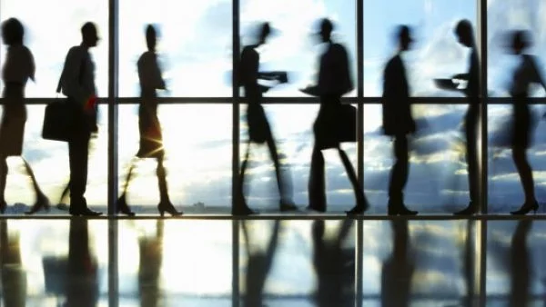 Стоенето на работа е вредно като седенето