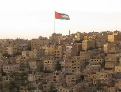 Трима полицаи са убити при престрелка в Йордания