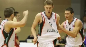 Александър Везенков бе избран за най-полезен играч на турнир в Гърция