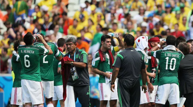 Без Суарес, Уругвай загуби от Мексико
