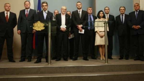 Президентът след консултациите: Банките са стабилни, изборите ще са на 5 октомври