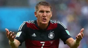 От Борусия (Дортмунд) приеха извинението на Швайнщайгер по забавен начин