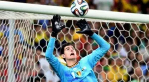 Куртоа подписва нов договор с Челси