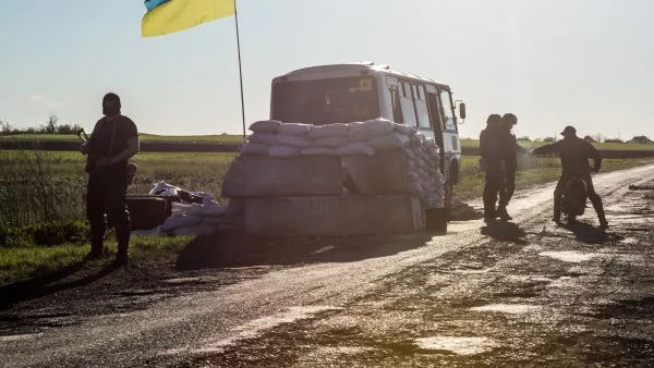 Донецк под обстрел, има жертви