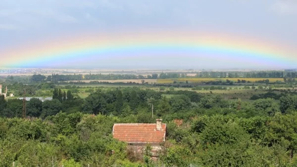 Облачен и дъждовен понеделник 