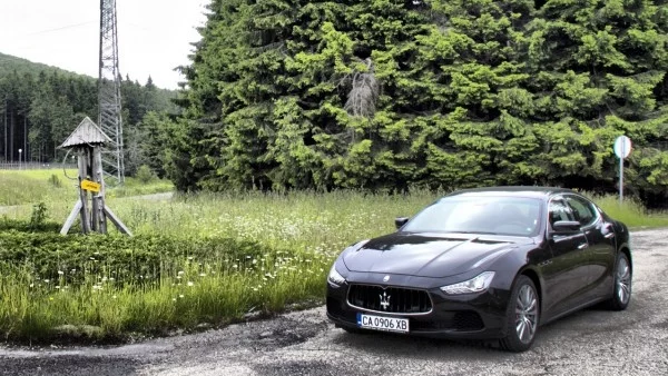 Maserati Ghibli S Q4: Д-р Джекил и мистър Хайд (тест-драйв)