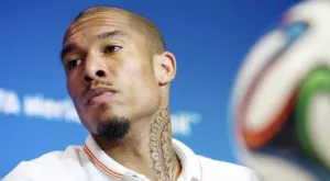 Холандски национал сменя Милан с Манчестър Юнайтед