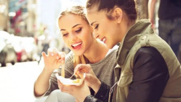 7 лъжи, които жените си казват една на друга за успокоение