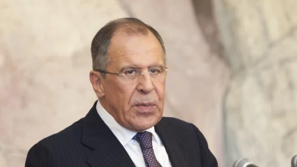 Сепаратистите и Киев ще преговарят за примирие, твърди Лавров