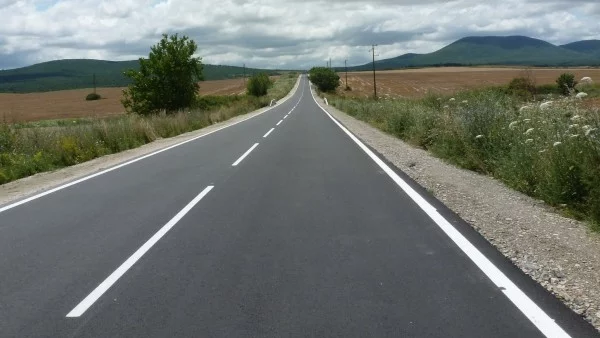 Пътищата в страната са предимно сухи