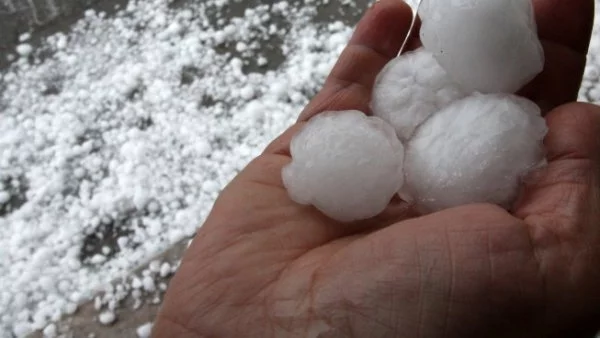 На много места в страната паднаха градушки