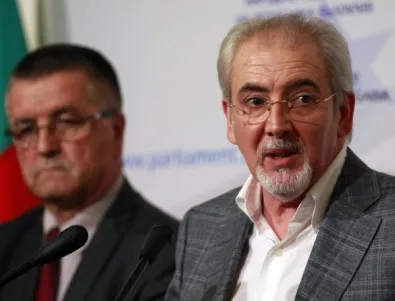 Местан обещава да пита медиите за законовите промени във връзка с банките