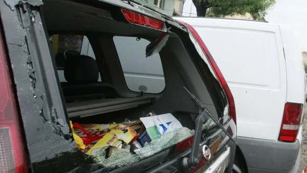 50 хиляди автомобила са пострадали от градушката