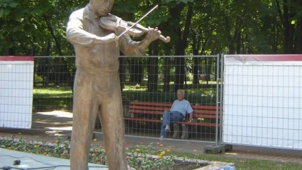 Откриват статуята на Тодор Колев в Шумен в петък