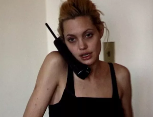 Вижте Анджелина Джоли като наркозависима