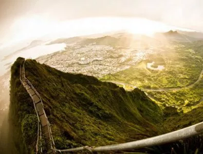 Частен хеликоптер с туристи падна край Хаваите
