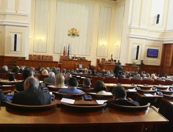 Алилуя - кворум в парламента има, ще се гласува и оставката на Орешарски