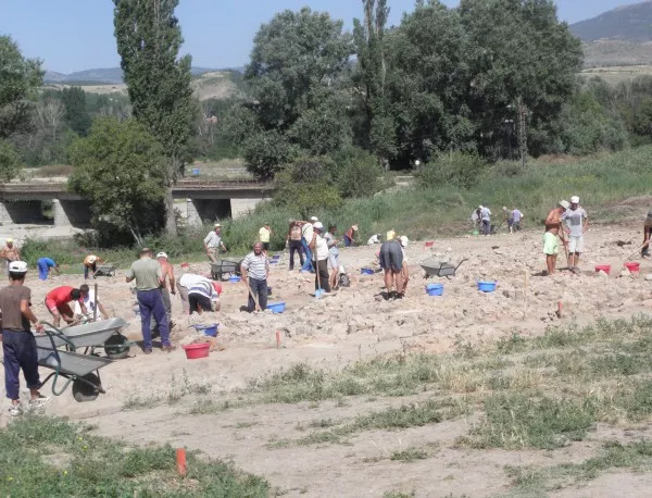 Археолози искат удължаване с три месеца на разкопките край Мурсалево 