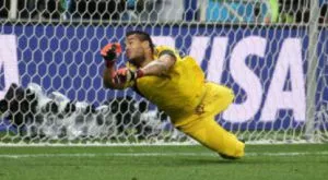 Ливърпул се оглежда в аржентинец заради слабия Миньоле 