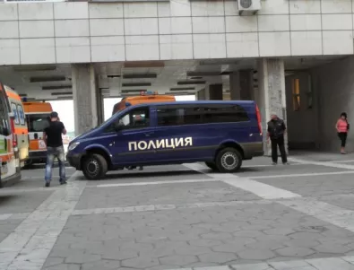 Евакуираха молове в София и Бургас