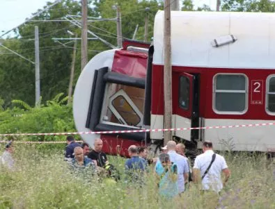 Разследват случая с излезлия от релсите влак Варна - Карнобат