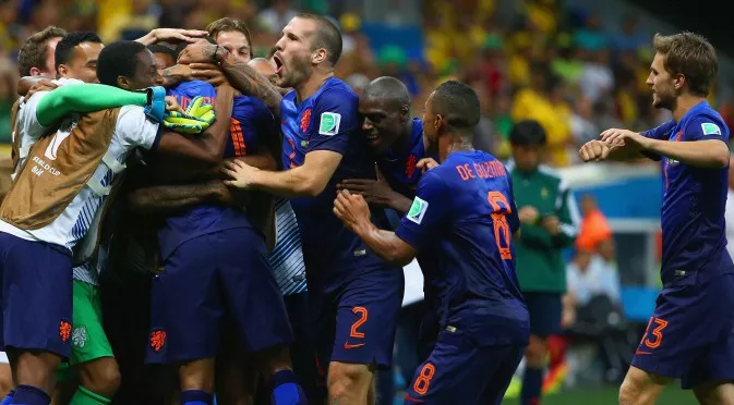 Холандия не пожали немощна Бразилия и си тръгва непобедена от Световното