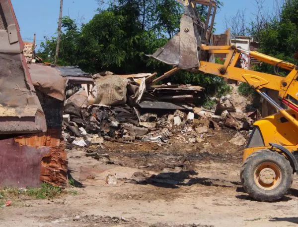 Събарянето на незаконните постройки в Гърмен започва в понеделник