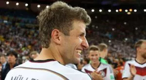 В Англия полудяха: Мюлер "отчаян" да подпише с Манчестър Юнайтед