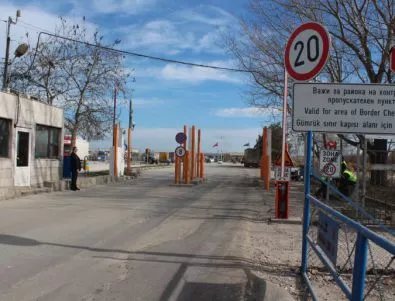 Хасковлия твърди, че 10 км от Одрин до България се изминават за 4.5 часа заради струпването на бежанците