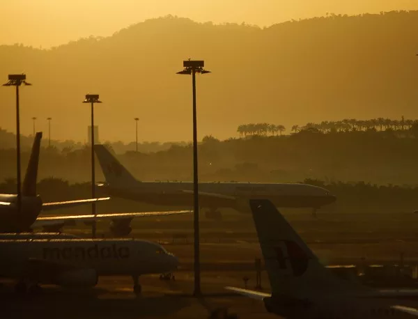 100 експерти по СПИН загинали в малайзийския самолет