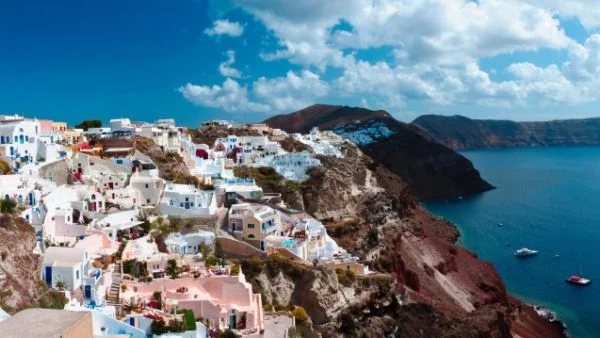 Гърция предупреждава туристите да носят пари в брой