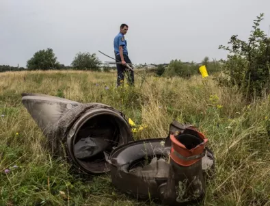 Бунтовниците пуснаха международните експерти при разбилия се MH17