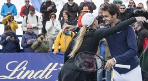 Федерер игра тенис срещу Вон върху сняг на 3454 метра