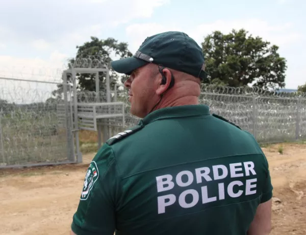 Държавна тайна е да знаем къде оградата по границата реално я няма