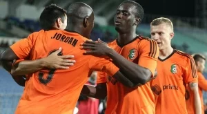 Литекс преби от бой Левски с цесекари, Балъков направи показно на Гонзо